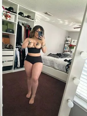 Fabyy Glamm Thumbnail Picture