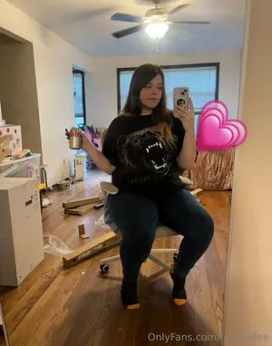 Faefeedee Thumbnail Picture