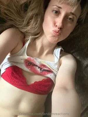 FandomReactions OnlyFans Leaked Free Thumbnail Picture - #7NMAG4FO22