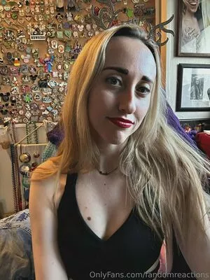 FandomReactions OnlyFans Leaked Free Thumbnail Picture - #7w1LUoWQQu