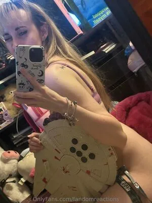 FandomReactions OnlyFans Leaked Free Thumbnail Picture - #8qcFG0cykL