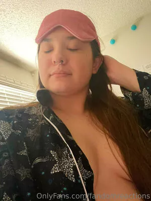 FandomReactions OnlyFans Leaked Free Thumbnail Picture - #M2lj3FymX0