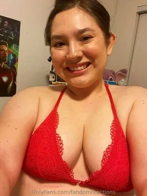 FandomReactions OnlyFans Leaked Free Thumbnail Picture - #NDrYkq80og