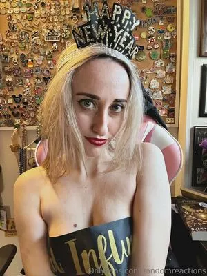 FandomReactions OnlyFans Leaked Free Thumbnail Picture - #a2pFUSwWKT