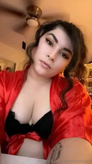 FandomReactions OnlyFans Leaked Free Thumbnail Picture - #aiA22FzeBY