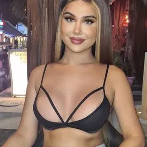 Farah Kane Profile Thumbnail