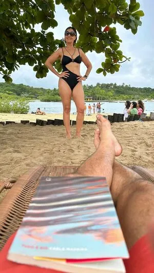 Fatima Bernardes Thumbnail Picture