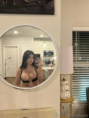 Favaly OnlyFans Leaked Free Thumbnail Picture - #EmV4Z9QMxz