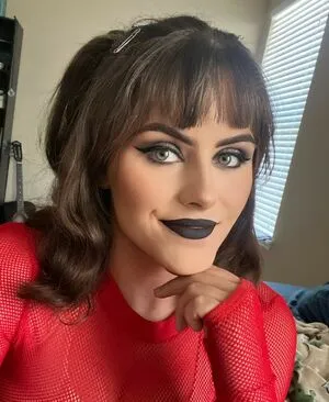 Felicia Thornsbury Thumbnail Picture