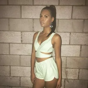 Felisha Cooper Thumbnail Picture