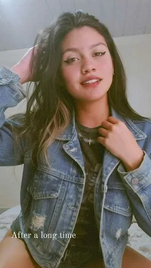 Fernanda Dutra Thumbnail Picture