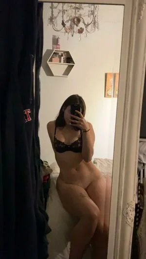 Fiona Gattii Thumbnail Picture