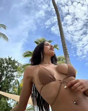 Floppy Abril OnlyFans Leaked Free Thumbnail Picture - #IkNRejmpBd