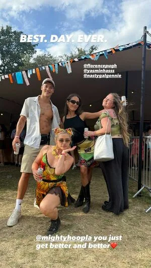Florence Pugh OnlyFans Leaked Free Thumbnail Picture - #Wi50bBePan