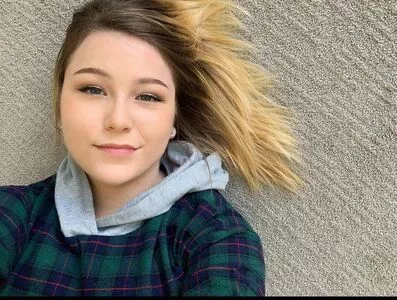 Fooyadanielle Bosch Thumbnail Picture