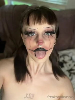 Freakonaleashxx Thumbnail Picture