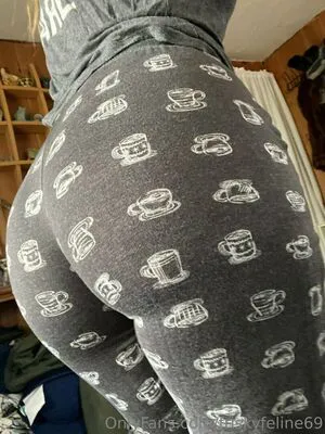 Friskyfeline69 Thumbnail Picture