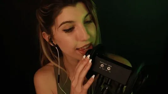 Frivolousfox Asmr OnlyFans Leaked Free Thumbnail Picture - #GDShIS1NPy