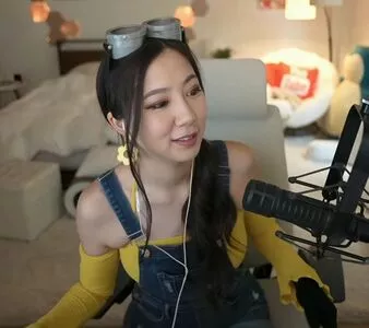 Fuslie OnlyFans Leaked Free Thumbnail Picture - #IeH0S6L9UN