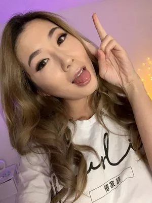 Fuslie OnlyFans Leaked Free Thumbnail Picture - #aTnlt0m4Pt