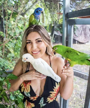 Gabby Nikolle Thumbnail Picture