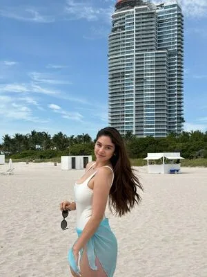 Gaela Barraza Thumbnail Picture