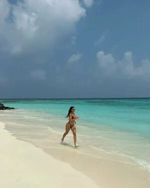 Georgina R Thumbnail Picture