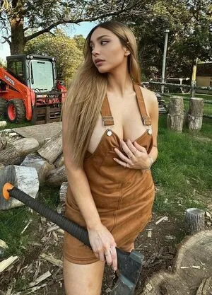 Gia Armani Thumbnail Picture