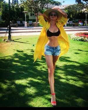 Gia Skova Thumbnail Picture