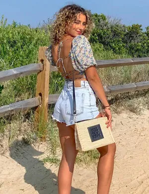 Giaduddy Thumbnail Picture
