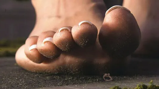 Giantessroma OnlyFans Leaked Free Thumbnail Picture - #Dro2iV8SWa