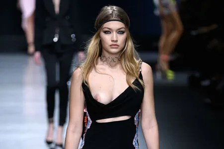 Gigi Hadid Thumbnail Picture