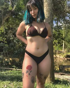 Giovana Gomes Thumbnail Picture