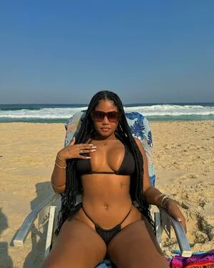 Giovanna Maximo Thumbnail Picture