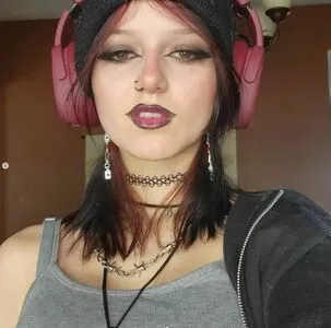 Girlwithasubie Thumbnail Picture