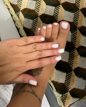 Giuli Free Thumbnail Picture