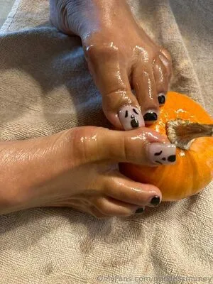 Givememuney OnlyFans Leaked Free Thumbnail Picture - #MXdyQo1H49