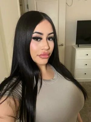 Glodrina OnlyFans Leaked Free Thumbnail Picture - #VC9SEdXXzV