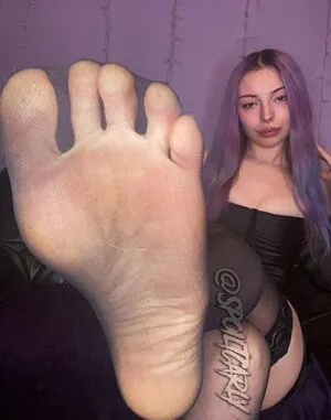 Goddess Carly Thumbnail Picture
