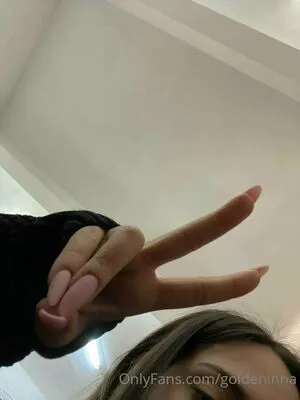 Goldeninnafree Thumbnail Picture