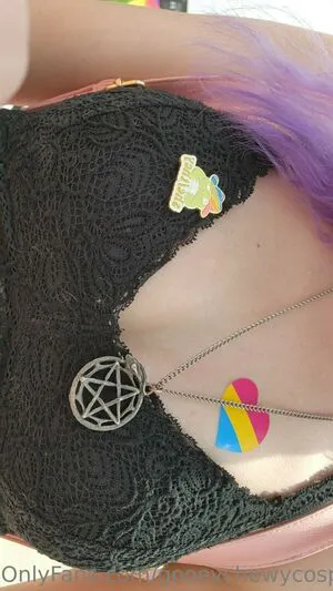 Gooeychewycosplay Thumbnail Picture