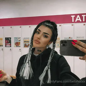 Gorgeous Bella Thumbnail Picture
