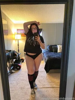 Gothbarbie69 OnlyFans Leaked Free Thumbnail Picture - #ISNeG51xKv