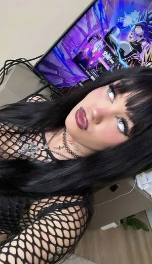 Gothmolly Thumbnail Picture