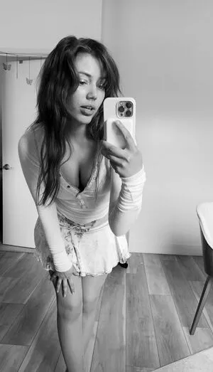 Grace Van Dien OnlyFans Leaked Free Thumbnail Picture - #UTVeAXHgtS