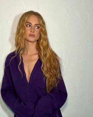 Grace Van Patten OnlyFans Leaked Free Thumbnail Picture - #DMbGF3xNSU