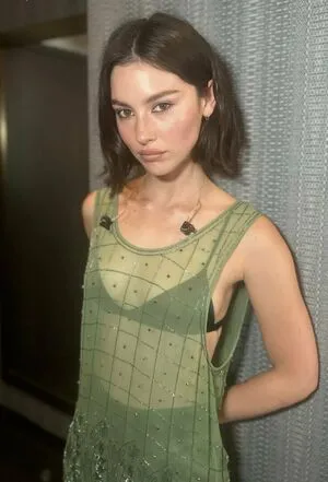 Gracie Abrams OnlyFans Leaked Free Thumbnail Picture - #8CeujnMnE4