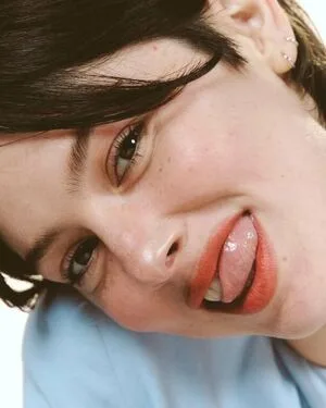 Gracie Abrams OnlyFans Leaked Free Thumbnail Picture - #8Z1PyfF9I8