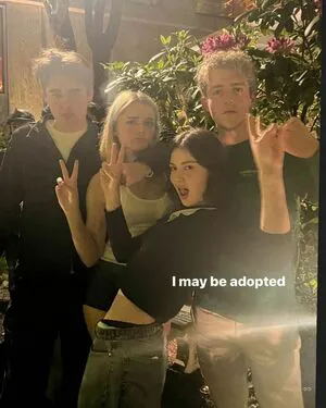 Gracie Abrams OnlyFans Leaked Free Thumbnail Picture - #CROEmUMLRR