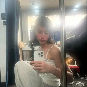 Gracie Abrams OnlyFans Leaked Free Thumbnail Picture - #Rvm4oQ6ait